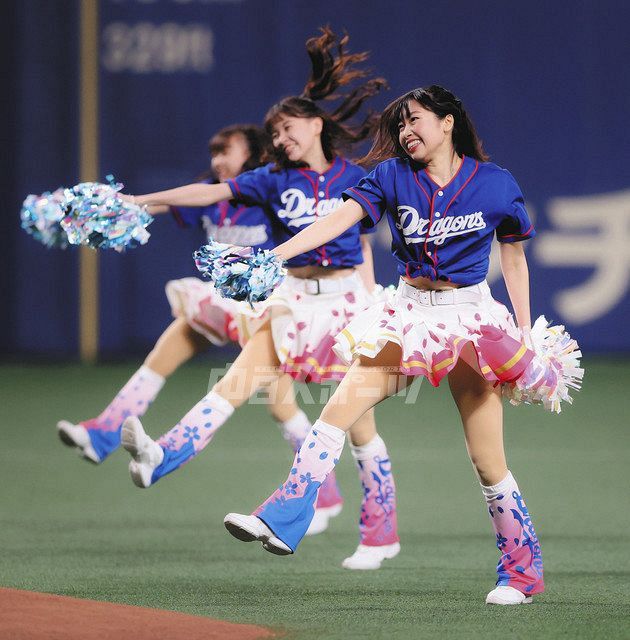 中日 ヤクルト チアドラ 中日スポーツ 東京中日スポーツ