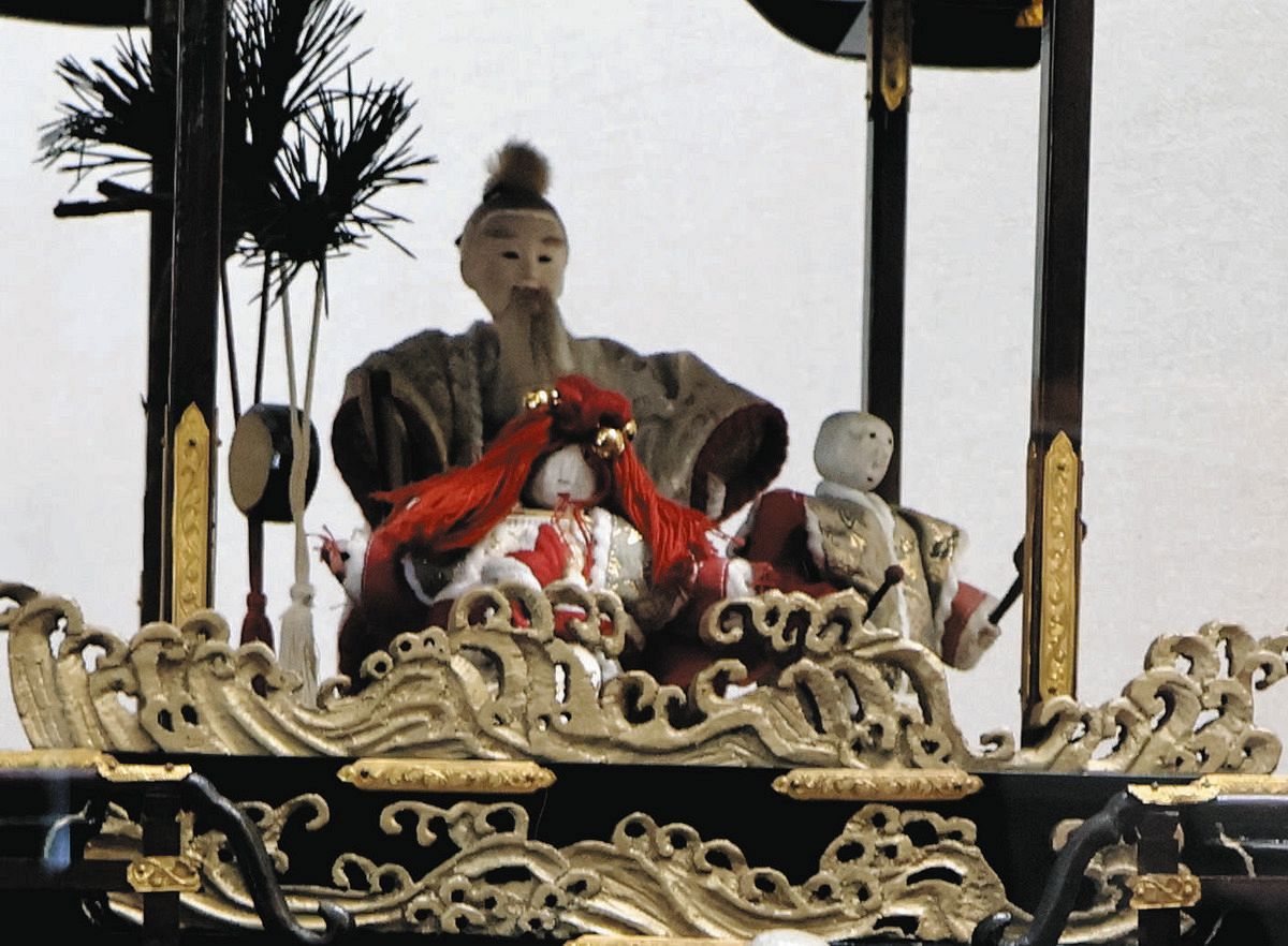 【希少】 木製 山車 置物 祭り 伝統工芸品　だんじり　金彩　照明機能付 山車が好きすぎて、模型手作り60年 愛知県北名古屋市の男性「完成の