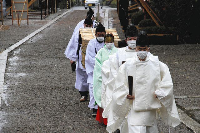 鵜祭存続へ 募る葛藤 ウ捕獲失敗続く 時期ずらす？ 飼う？：北陸中日