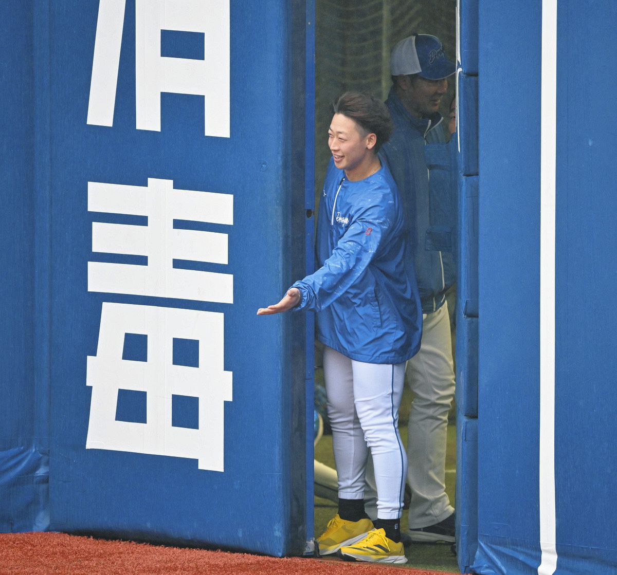 4月8日(土）横浜対中日 バックネット裏SS席ペア 雨天中止時返金有  