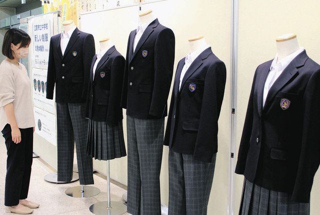 江南市立中の新制服、9日まで市役所で展示：中日新聞Web