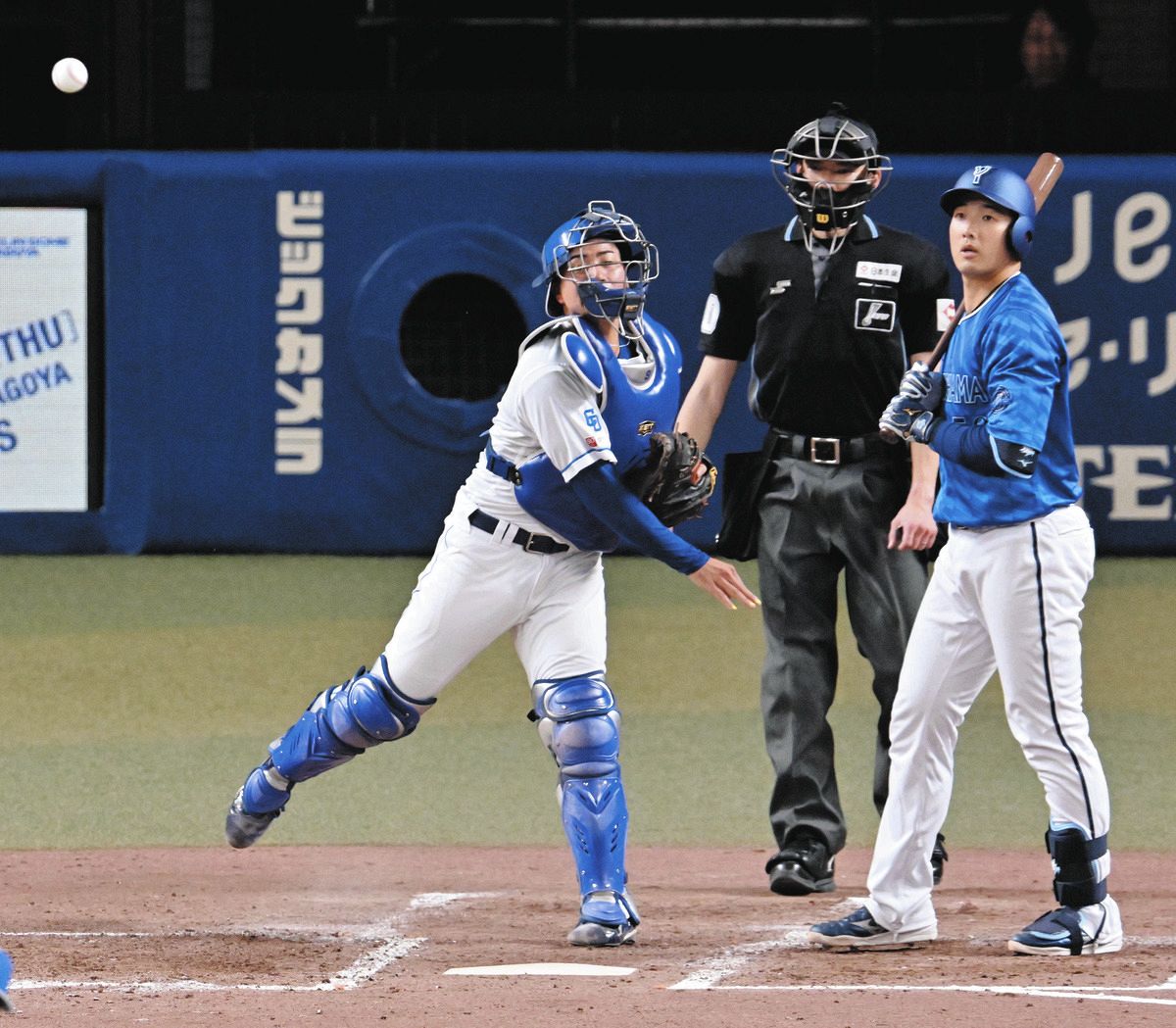 中日ドラゴンズ 缶バッジ 大当たり 石伊雄太 中日ドラゴンズ ガチャ 石伊雄太選手 当たり大型缶バッジ 中日に現れ
