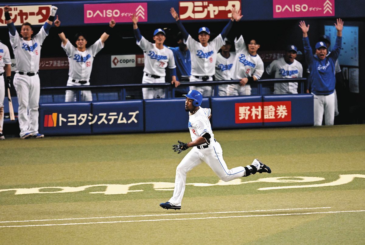 天井崩落事故で死去の元中日・ブランコ氏、一緒にいた元同僚を