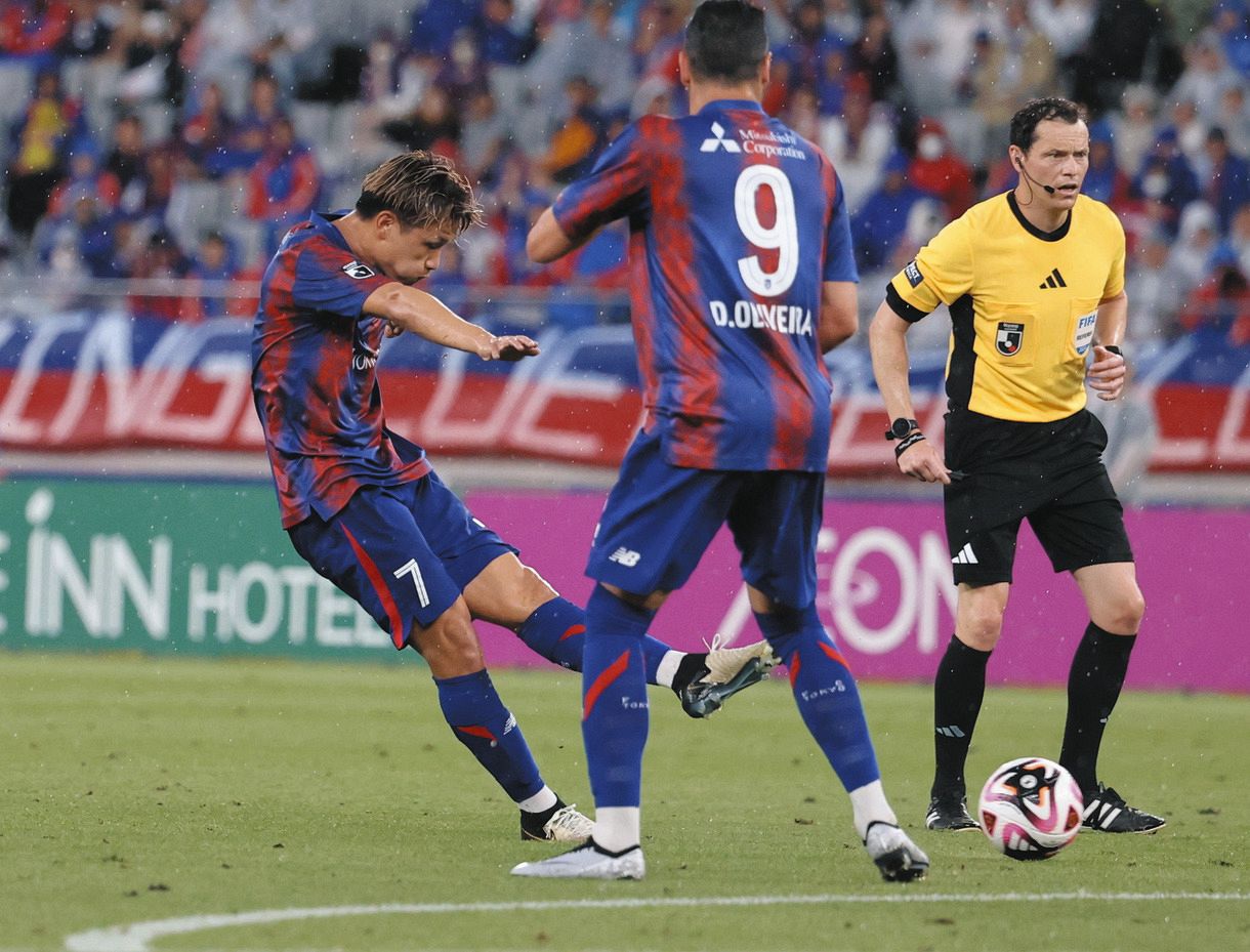 苦しんでいるFC東京・松木玖生、あまりに仕事が多すぎて…できること