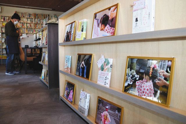 子どもの貧困 虐待考えて 西区の私設図書館で本や写真を紹介 中日新聞しずおかweb