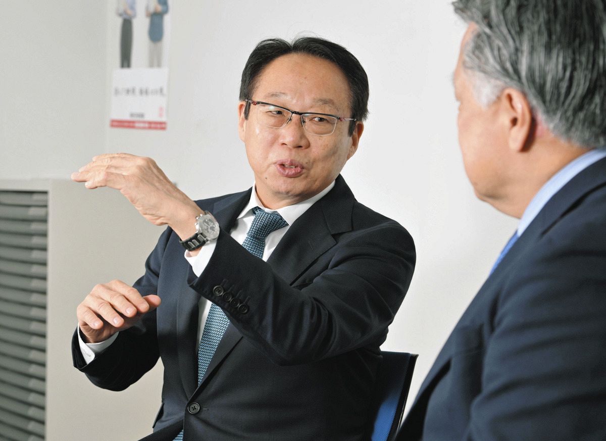 2010 FIFAワールドカップ日本代表岡田武史監督サイン入り記念ミニボール 2010 FIFAワールドカップ日本代表岡田武史監督サイン入り記念