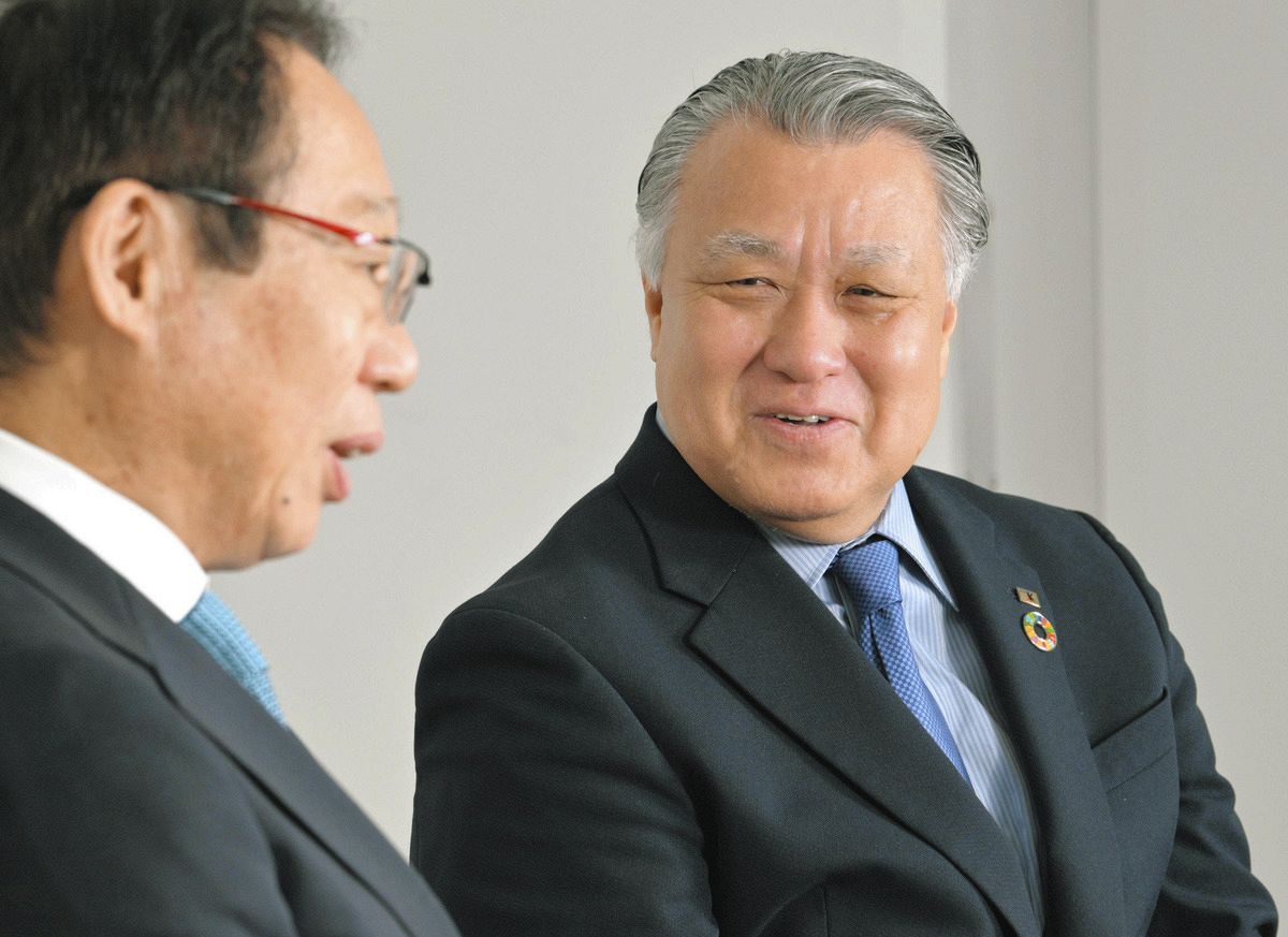2010 FIFAワールドカップ日本代表岡田武史監督サイン入り記念ミニボール 2010 FIFAワールドカップ日本代表岡田武史監督サイン入り記念