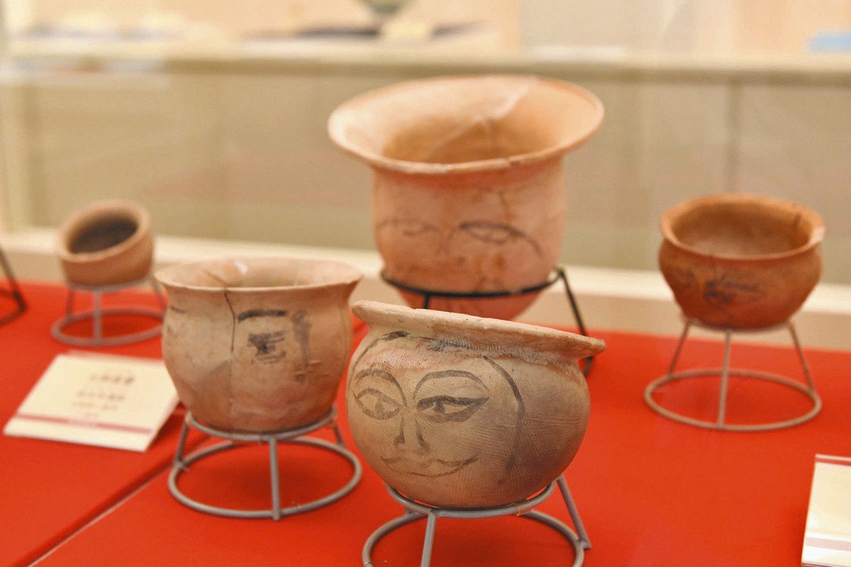 古代の遺物「なにが描かれているのかな？」 三重県・鈴鹿市考古博物館