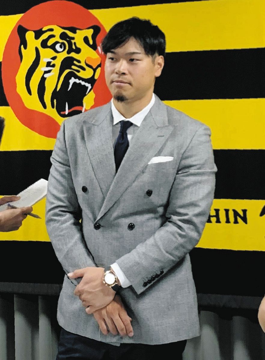 阪神・佐藤輝明、現状維持1億5000万円サイン プロ4年目更改で 阪神・佐藤輝明、現状維持1億5000万円サイン プロ4年目更改で
