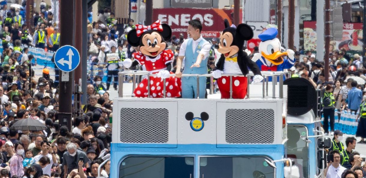 動画・写真特集】三重・松阪市でディズニーパレード 12月実施の「みえ