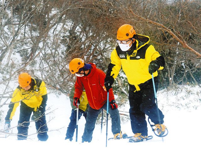 雪の御在所で救助訓練 四日市西署の山岳警備隊 中日新聞web