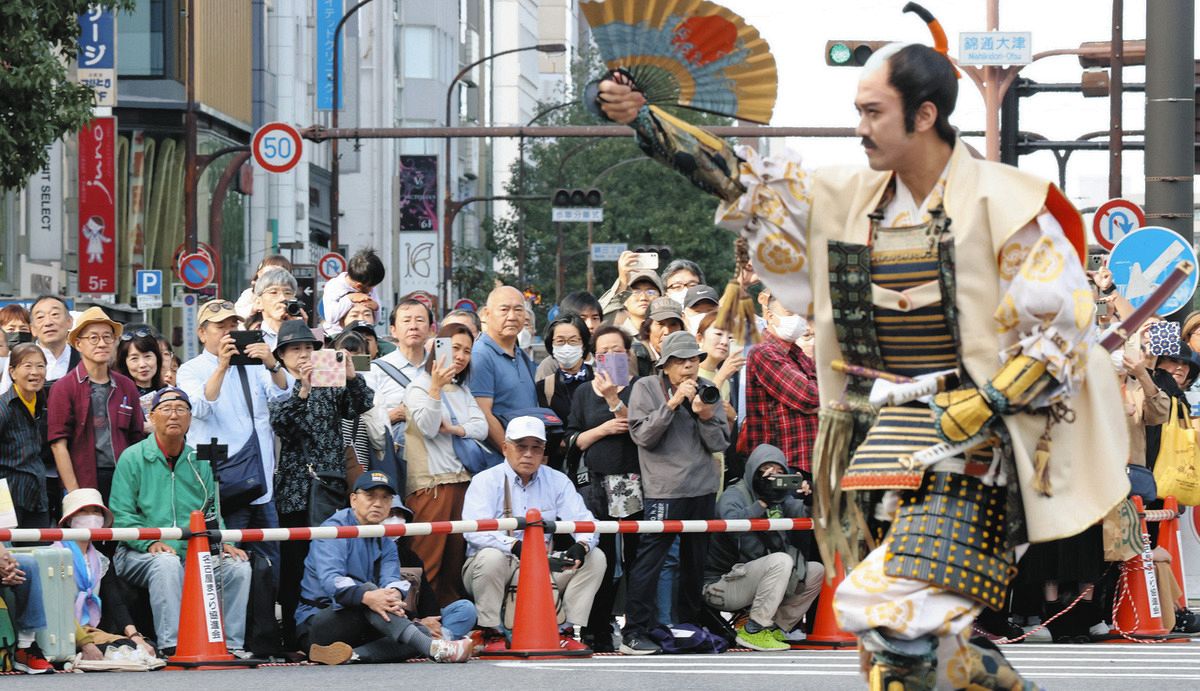 名古屋まつり」三英傑と三姫が勢ぞろい 安土城再現した車で堂々