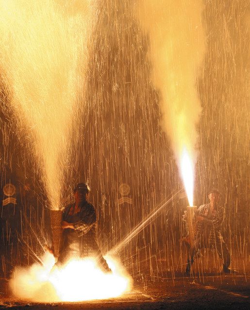 無観客でも変わらず豪快に 豊橋祇園祭で手筒花火奉納 中日新聞web