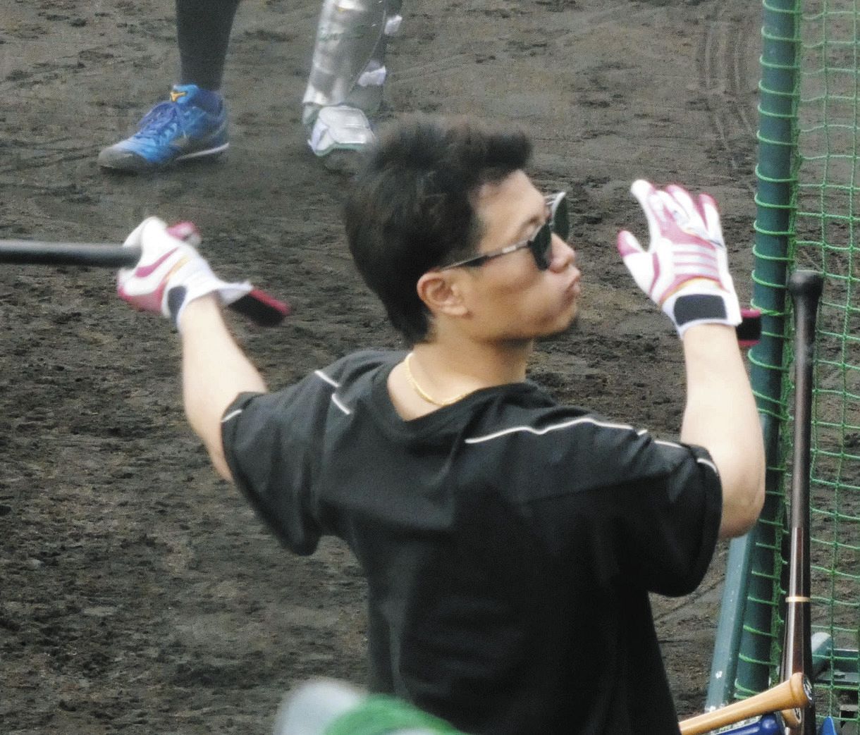 日本ハム】5年ぶり復帰・33歳の西川遥輝、『イケオジ』目指す…練習中の 