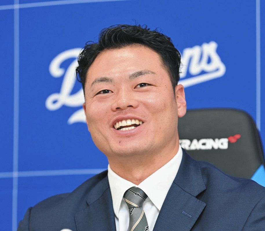 ドラゴンズ細川成也、4．5倍4500万円で更改 30本塁打目標「もっと勝負強く」：中日新聞Web