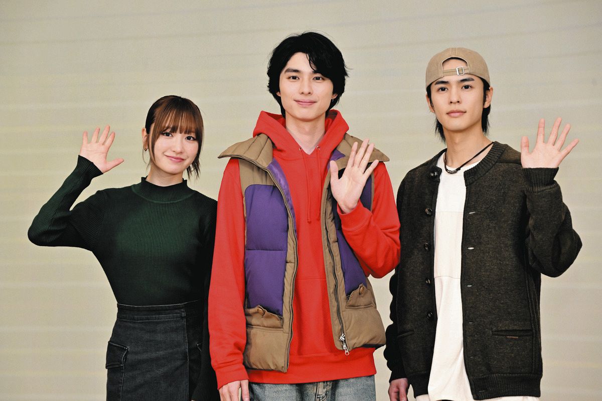 ＢＳ－ＴＢＳ木曜ドラマ２３「すぱいす。」の記者会見に出席した（左から）　吉田凜音、本田響矢、奥野壮