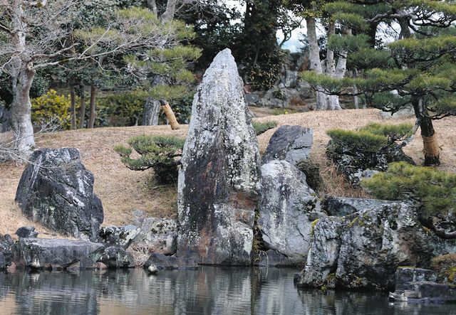 彦根藩主も眺めた城と鶴亀 玄宮園（滋賀県彦根市） 中部の庭園特集「庭