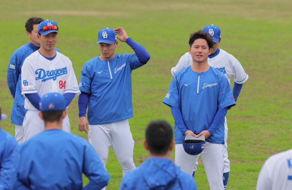 中日ドラゴンズ 金丸夢斗 沖縄キャンプ限定ユニフォーム （愛し