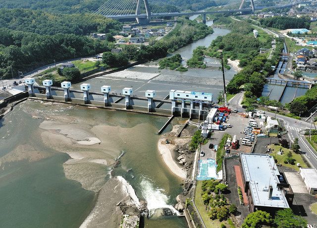 明治用水漏水、農工業に影響拡大 堰の川底に穴、取水できず ：中日新聞Web