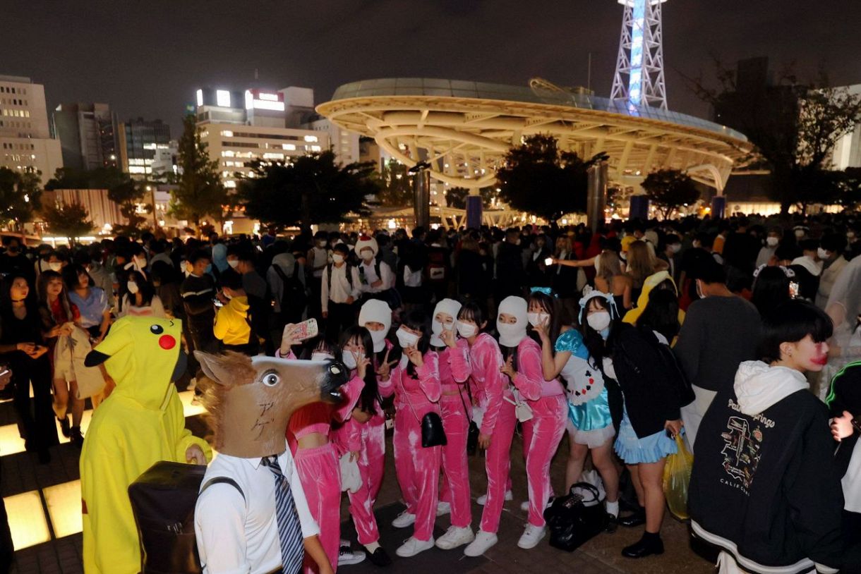 名古屋・栄の「オアシス21」ハロウィンの夜に広場など閉鎖へ：中日新聞Web