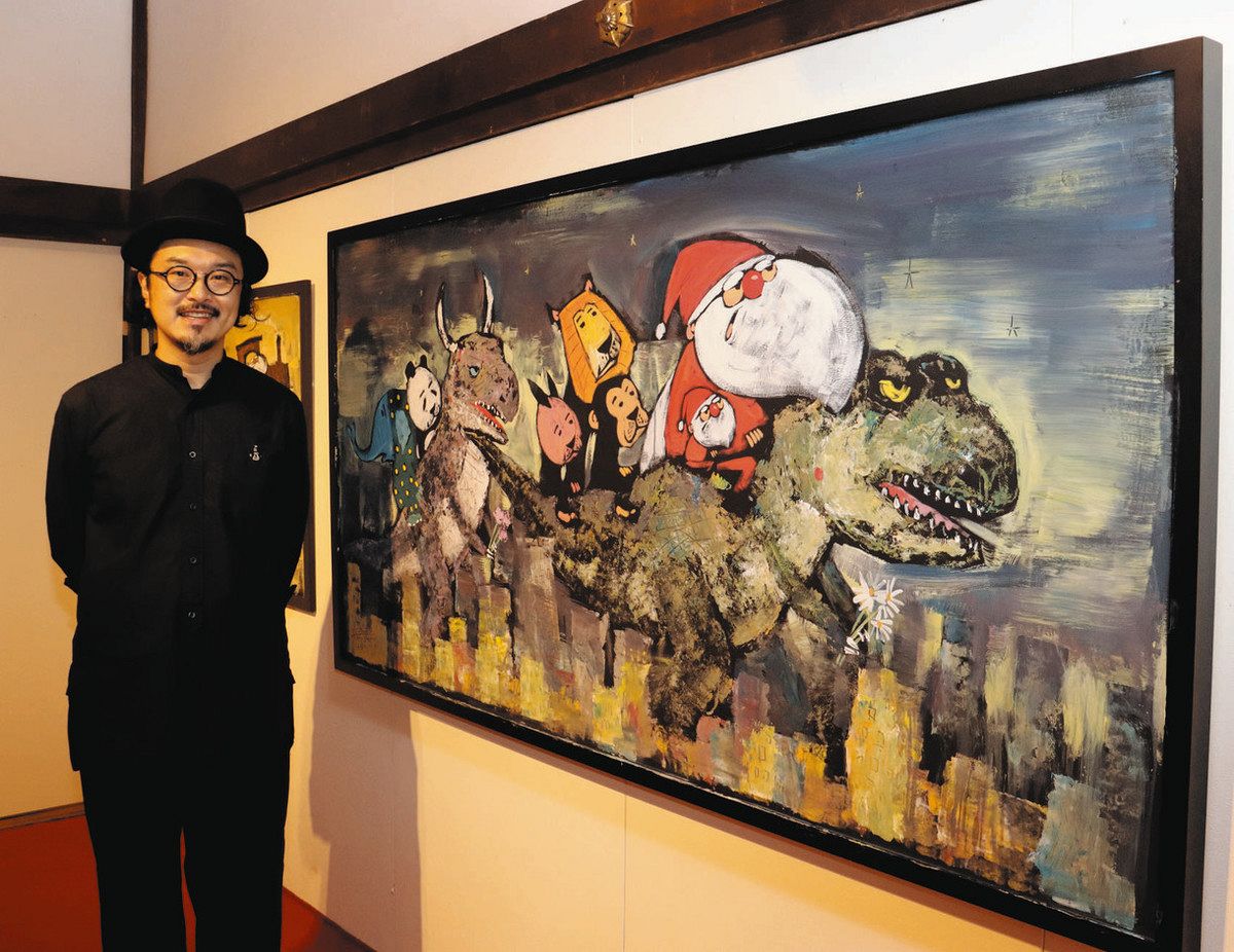 仁王門にサンタアート 三井寺で絵本作家・谷口さんの作品展：中日新聞Web