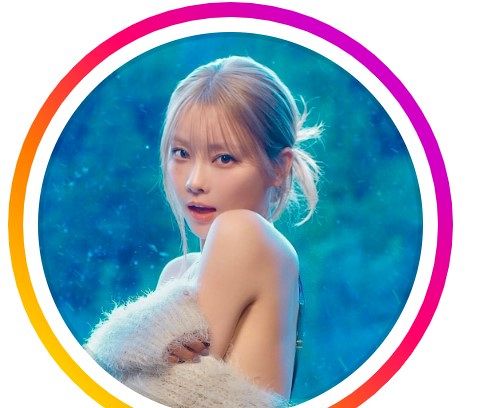 重盛さと美、透明感あふれる『ヘソ出し』ニット姿披露…「若い