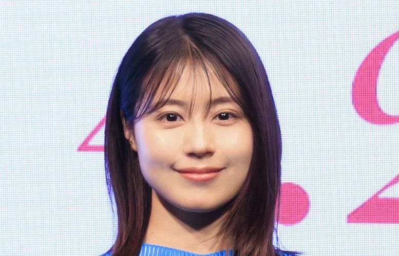 美しさに磨きがかかって…」有村架純、バースデーケーキ＆バルーン手に