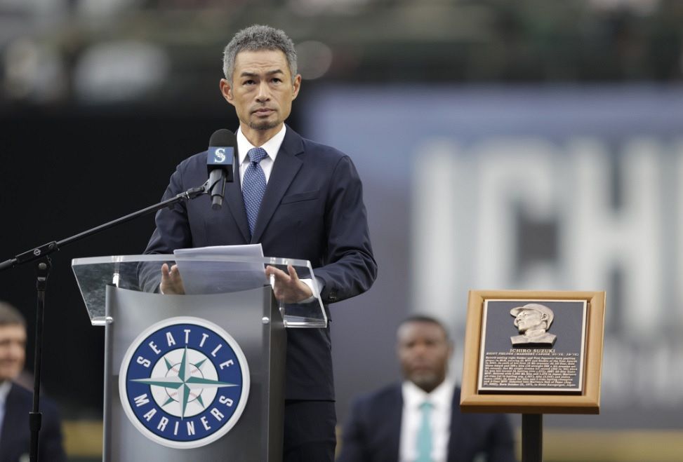 イチロー マリナーズ殿堂入り記念ボール 2022年8月27日MLB実使用モデル 前代未聞「究極の敬意」マリナーズがイチローさん特製ロゴを作成し試合