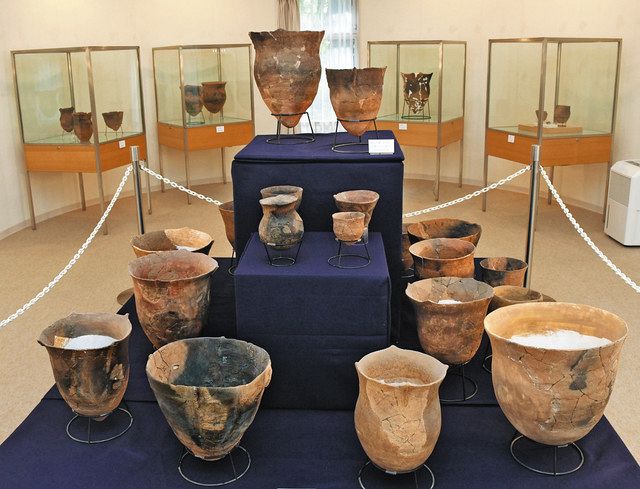 縄文前期の祭祀場・阿久遺跡の出土品など展示 原村・八ケ岳美術館：中