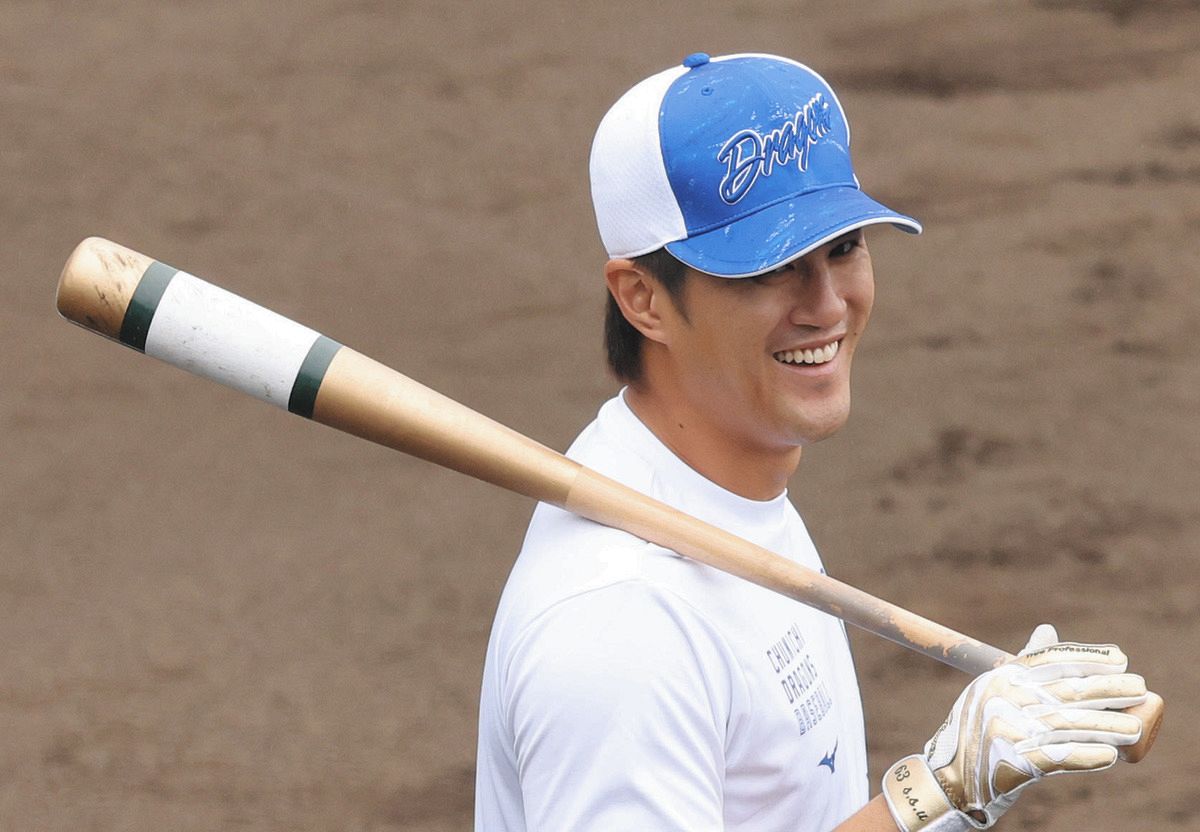 中日・板山祐太郎、打撃矯正へ短いバットで練習 「速球打つために前で