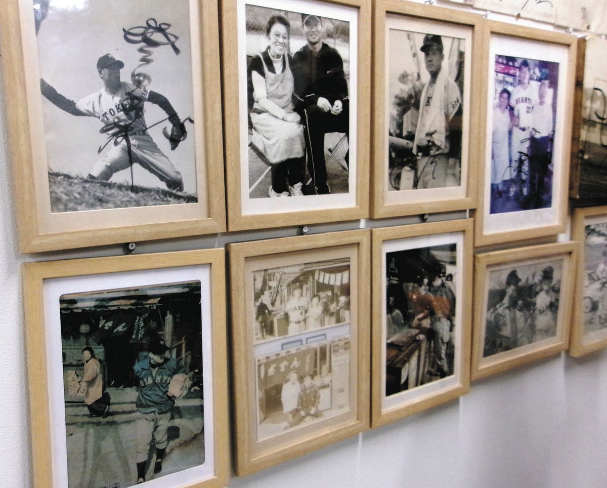 ◇【巨人】写真、サイン入りバット…展示コーナーに並ぶ貴重な品々