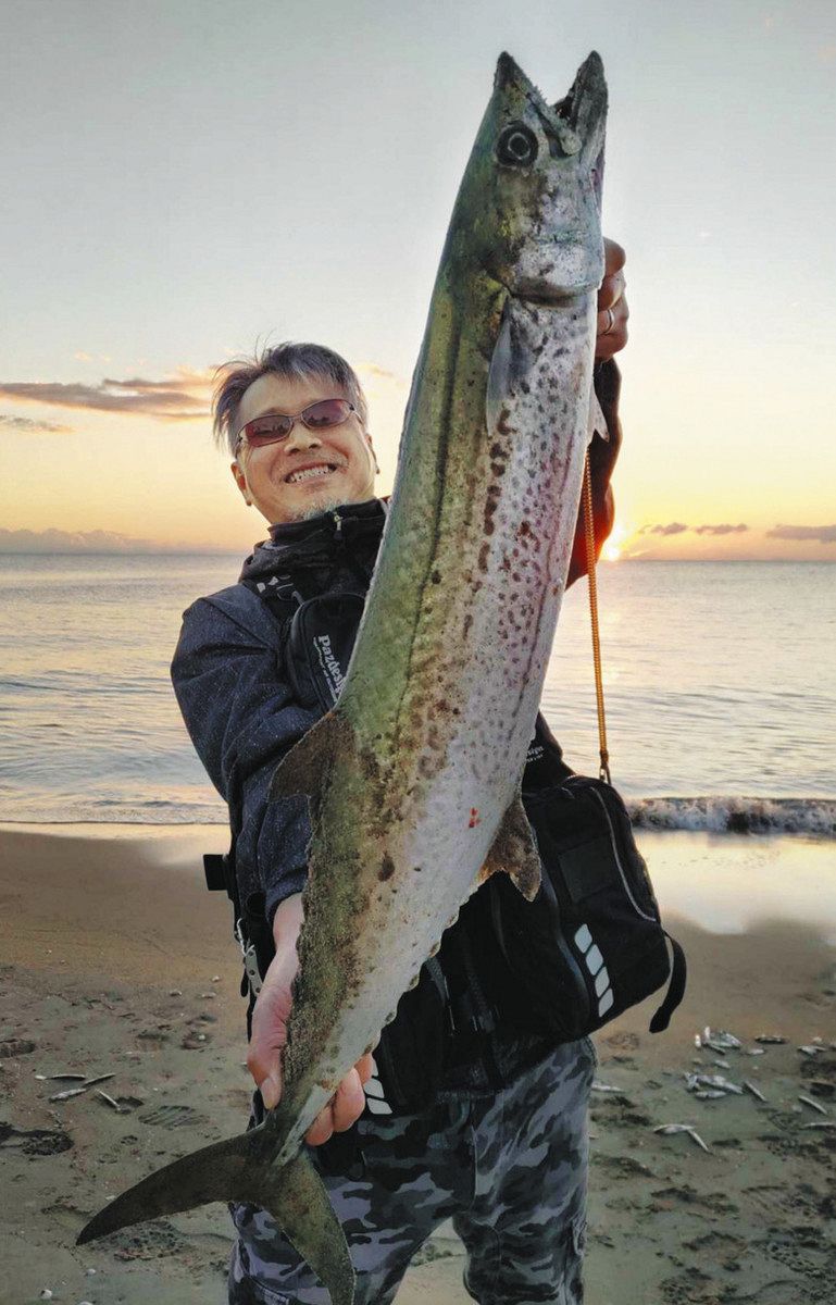 ぐるっと北勢～駿遠＞ 号砲サワラ85センチ 鈴鹿：中日スポーツ・東京