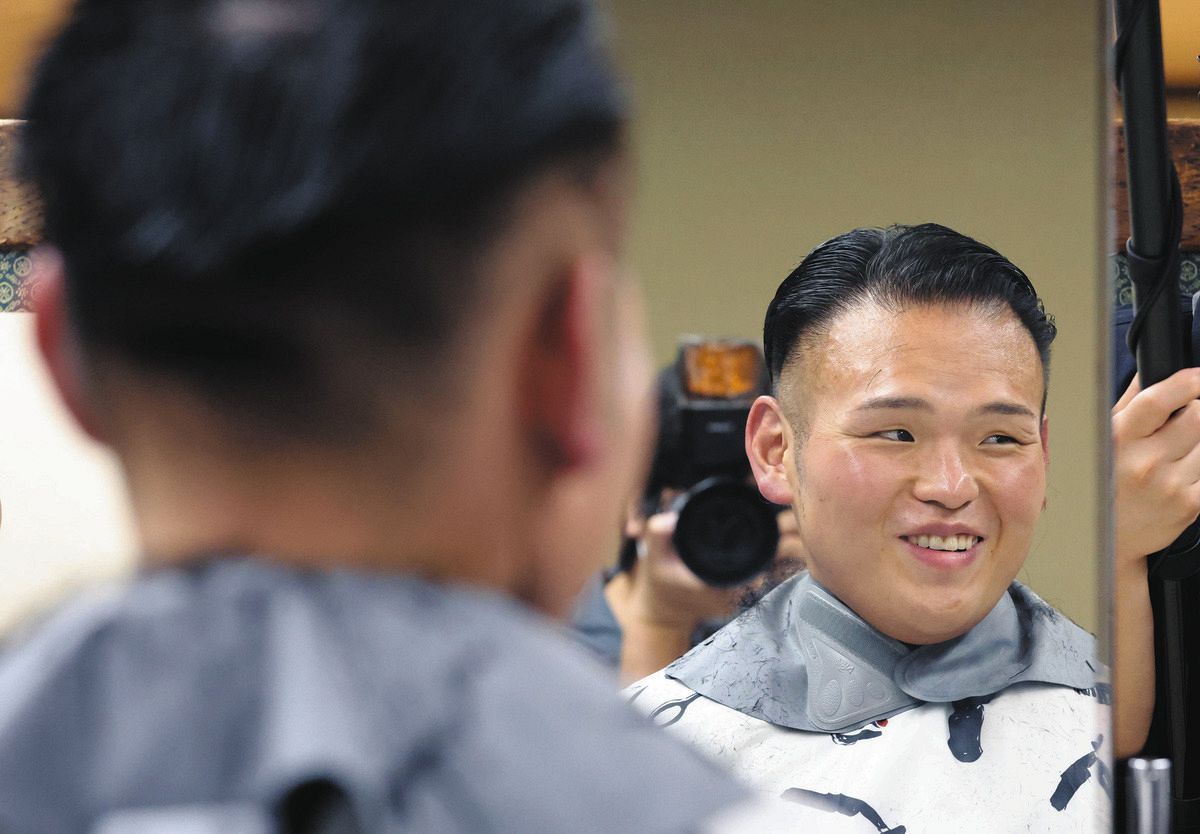 ◇似合ってます、元貴景勝、断髪式を終えツーブロック【写真】：中日