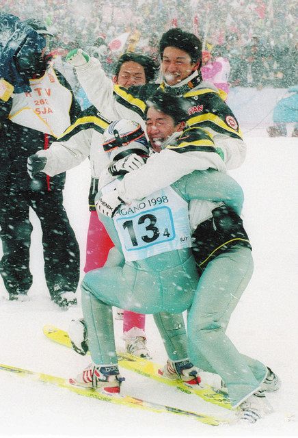 教えて西方さん＞ （上）ノルディックスキージャンプ 風に左右される
