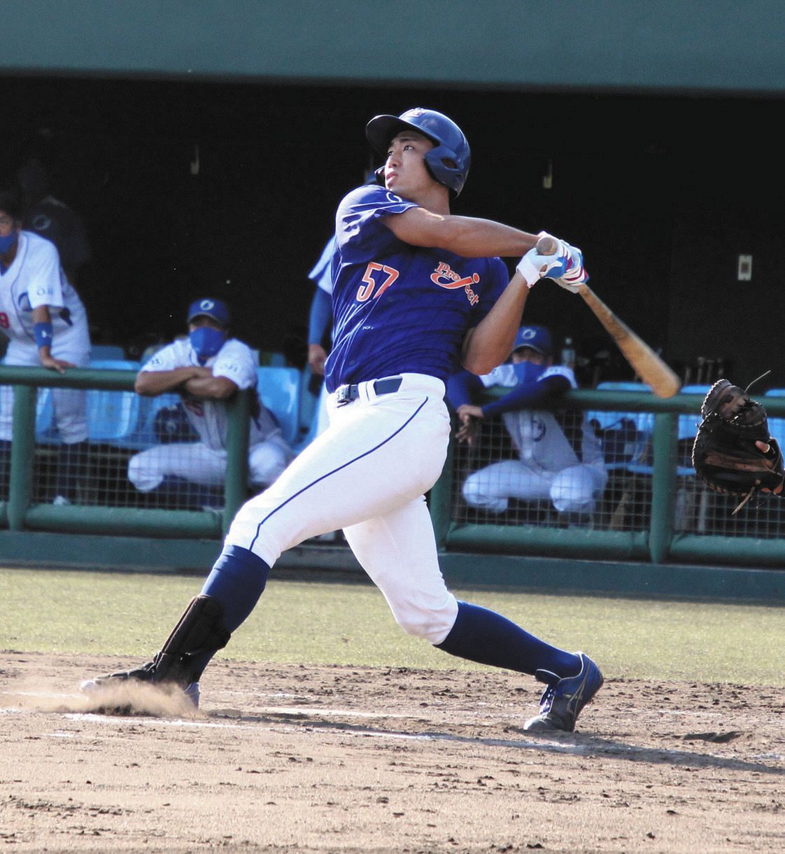 野手一本に絞ったばかりの男が 人生で初 1試合2発 しかもサヨナラ弾 都市対抗 東海地区2次予選 中日スポーツ 東京中日スポーツ
