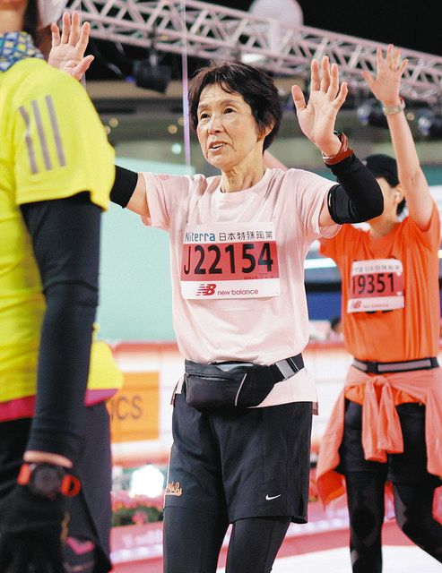 さわやかな笑顔、さまざまな思いで完走 名古屋ウィメンズマラソン：中