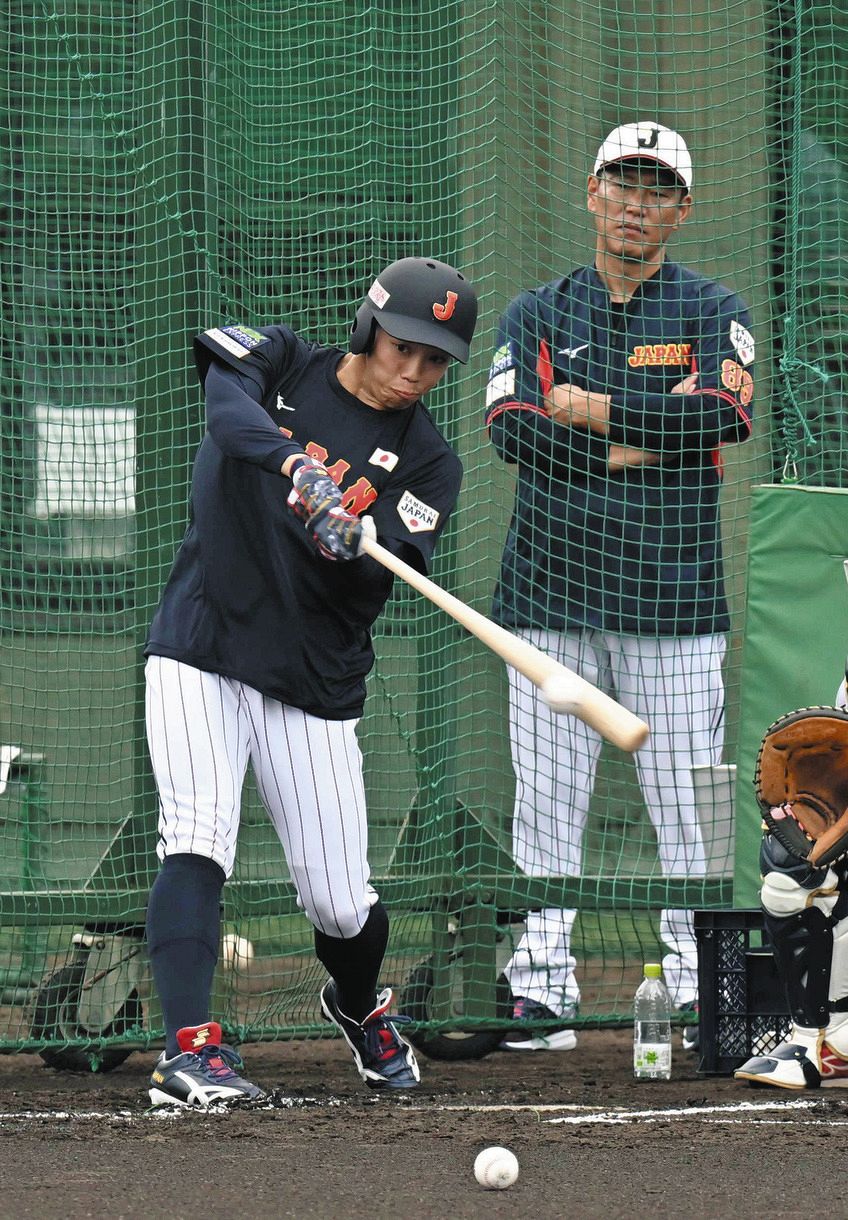 岡林勇希「自然体」の侍ジャパン初日 元気ハツラツ初練習「やってきた