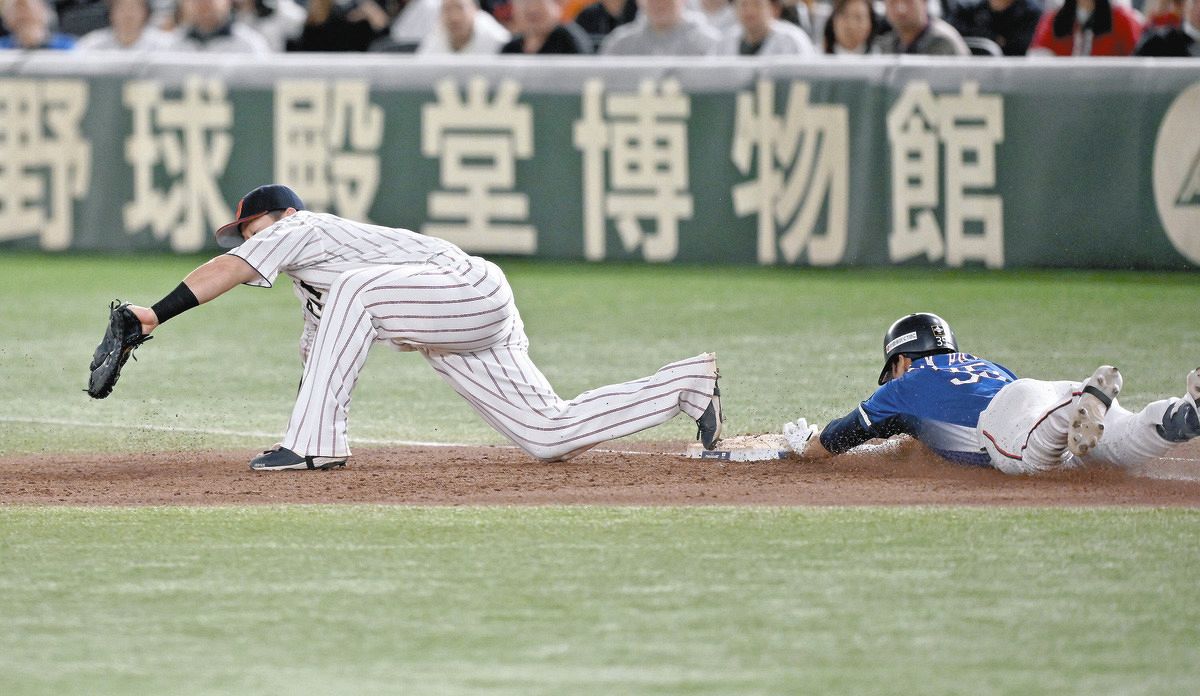 侍ジャパン・井端監督、リクエスト見事成功！ 判定覆り東京
