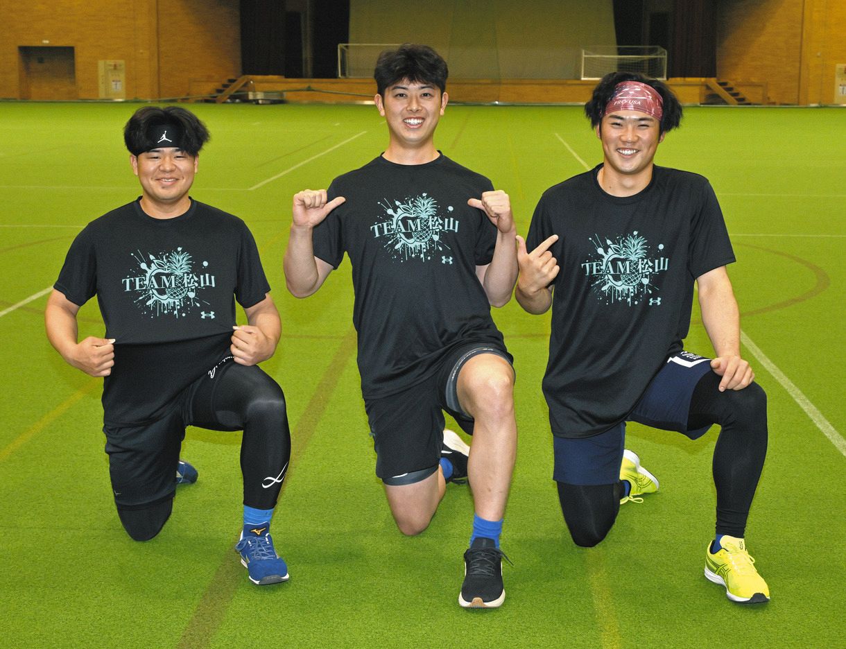 ◇中日・松山晋也、福田幸之介と自主トレで「チーム松山Tシャツ