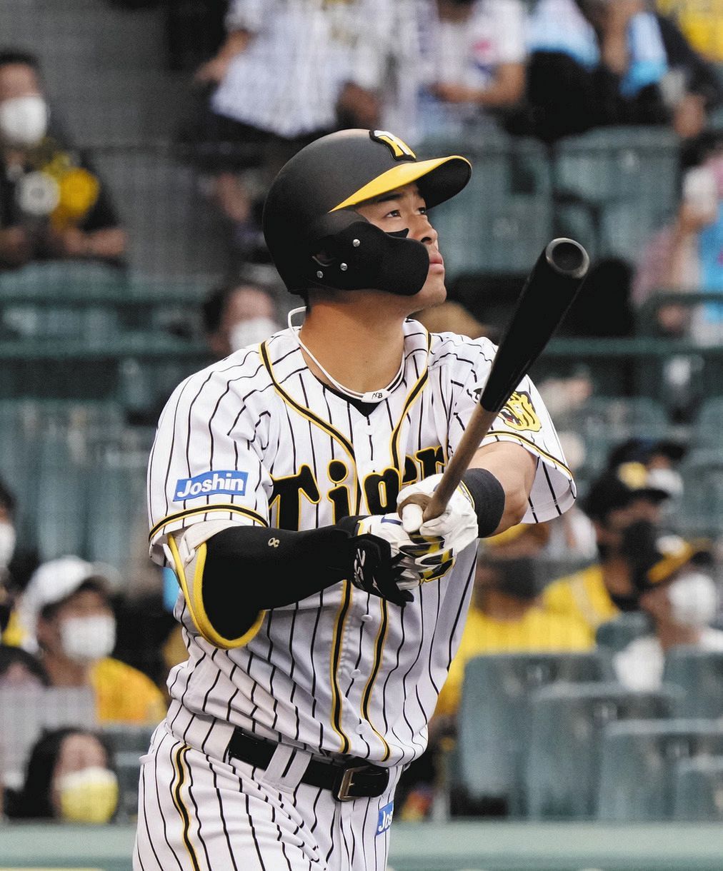 月間MVPの阪神・佐藤輝、試合前はパドレス・ダルビッシュの同僚