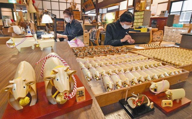 愛らしい 丑 の竹細工 坂井 来年の干支置物作り進む 中日新聞web 愛らしい 丑 の竹細工 坂井 来年の干支置物作り進む 中日新聞web
