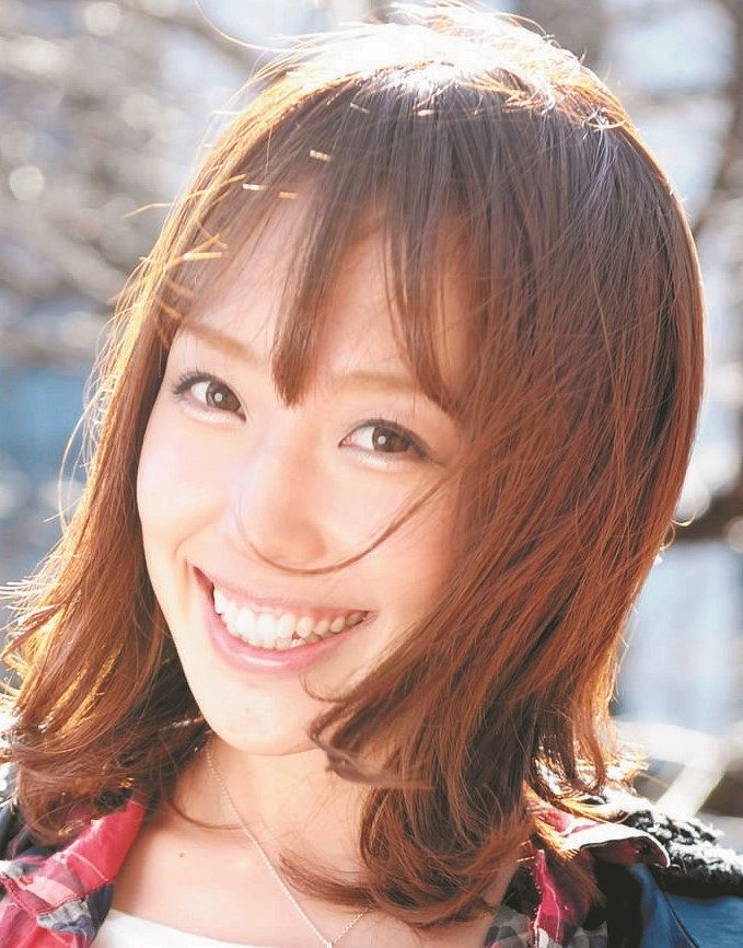 アレク 妻 川崎希が過労で不調と報告 肺に酸素が入らない感覚らしい 勉強も仕事もしすぎ 中日スポーツ 東京中日スポーツ