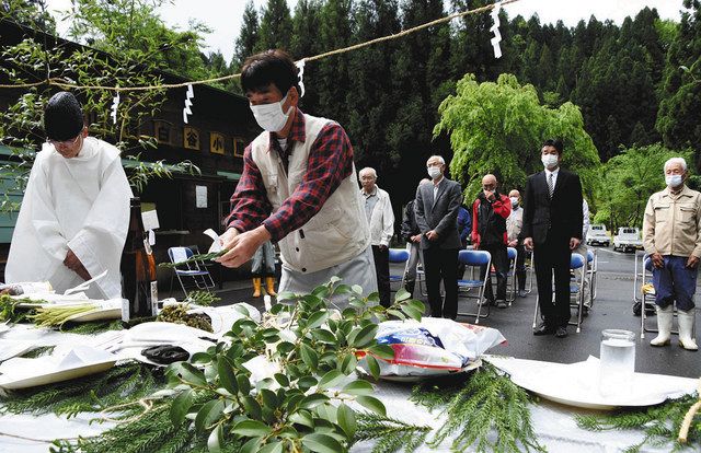 横山岳登山者の安全祈る 長浜で地元有志が山開き式 中日新聞web