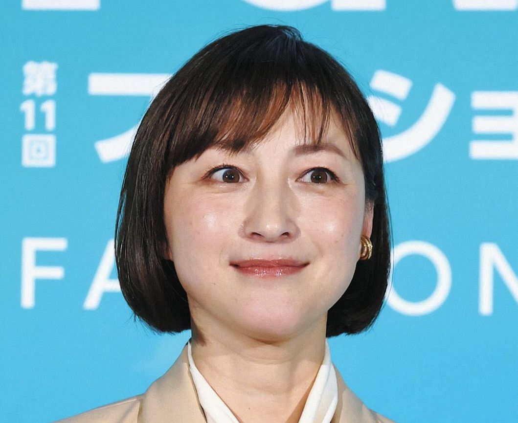 広末涼子、久々の”公の場”で本来のはじける笑顔！自身のものまねをする