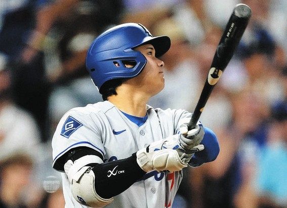 大谷翔平 6年連続30号HR達成試合 同イニング パヘス 実使用球 MLB認証 大谷翔平、6年連続6度目の30本塁打！ 打った瞬間の勝ち越し特大2
