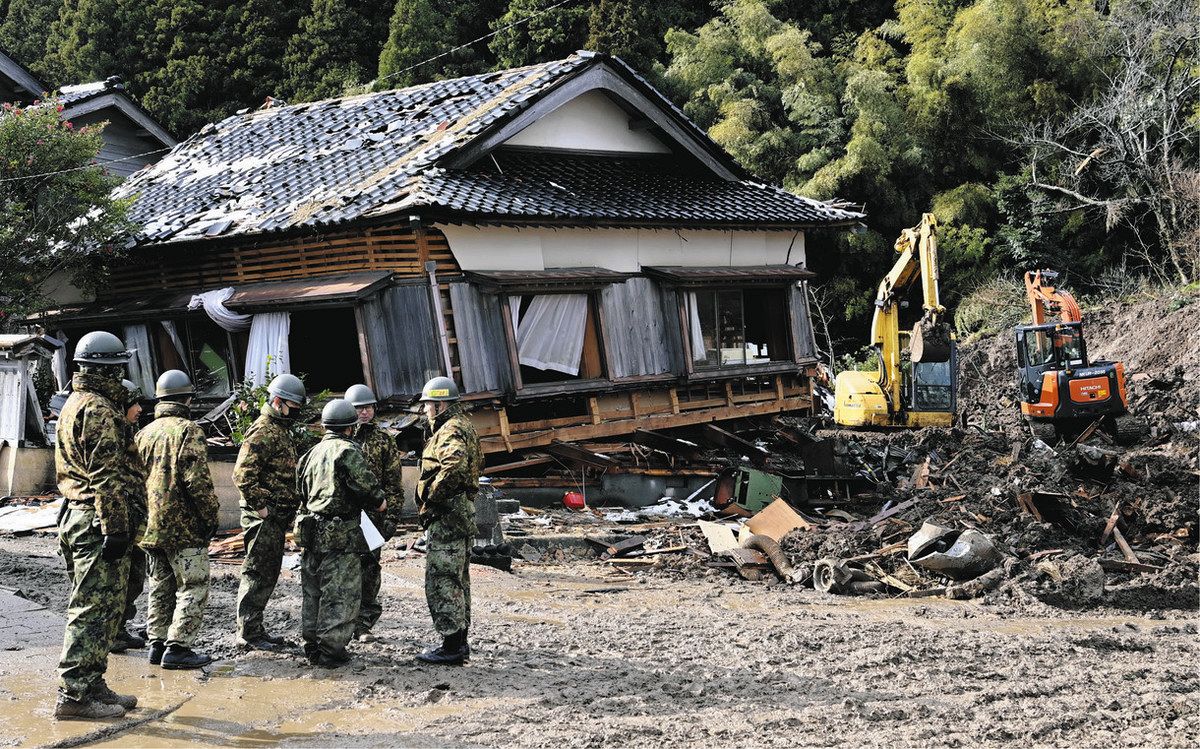 【能登半島地震】土砂崩れで孤立 ぬかるむ迂回路 珠洲・大谷町ルポ：北陸中日新聞web