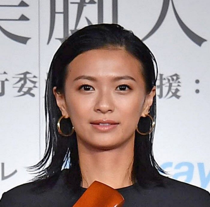 榮倉奈々、バレー・石川祐希との「お似合いすぎる」ツーショットに夫・賀来賢人を心配する声「ヤキモチ妬いちゃうぞ」:中日スポーツ・東京中日スポーツ