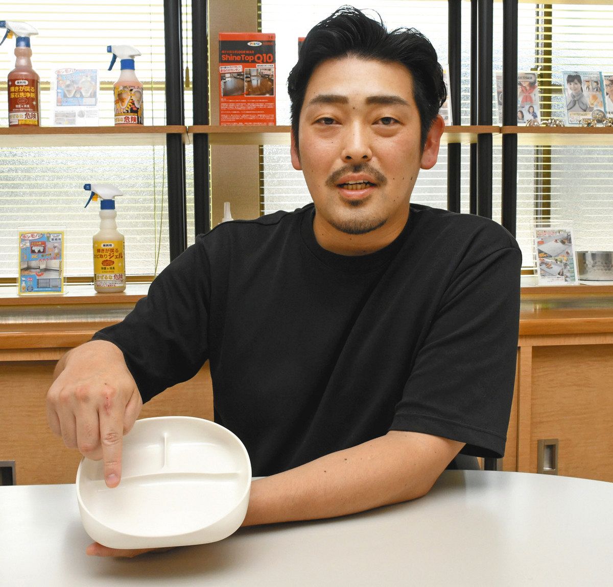 高齢者向けのつもりが…子どもにも便利！ すくいやすい・こぼしにくい