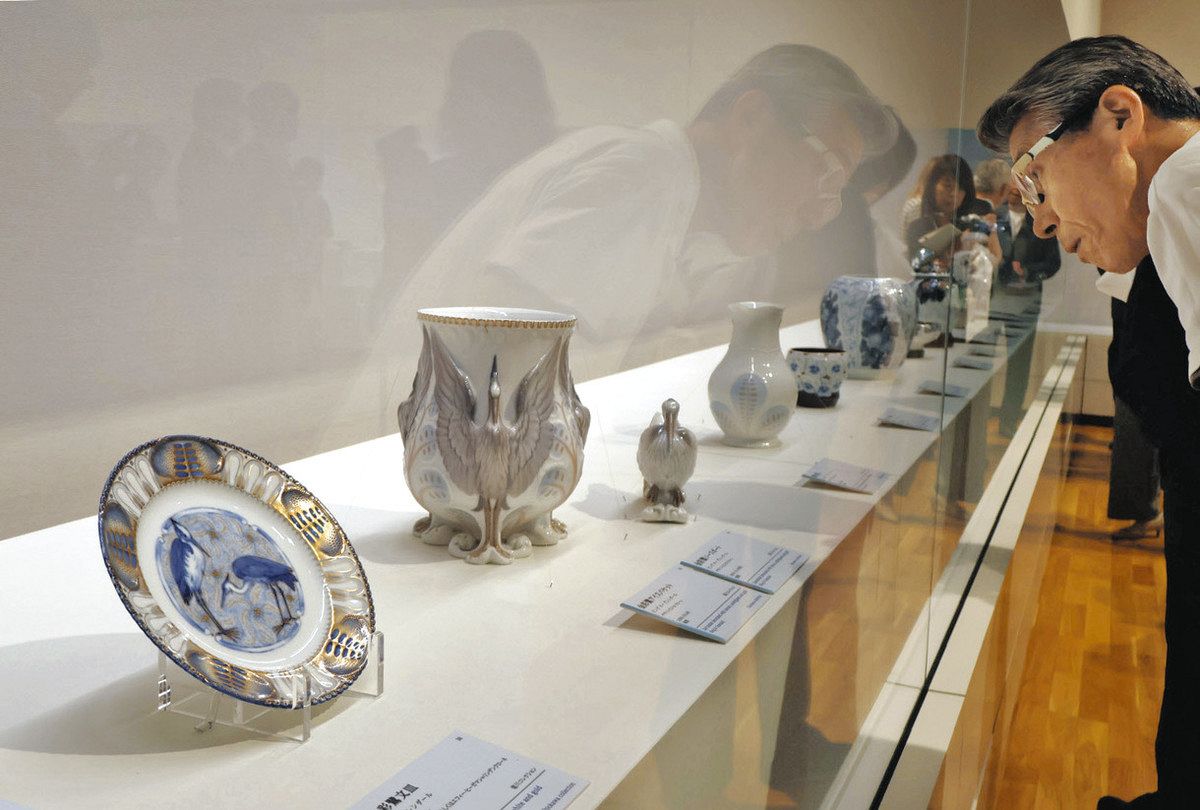 秀逸なデザイン、北欧の陶磁器 松本でロイヤルコペンハーゲンなど展示