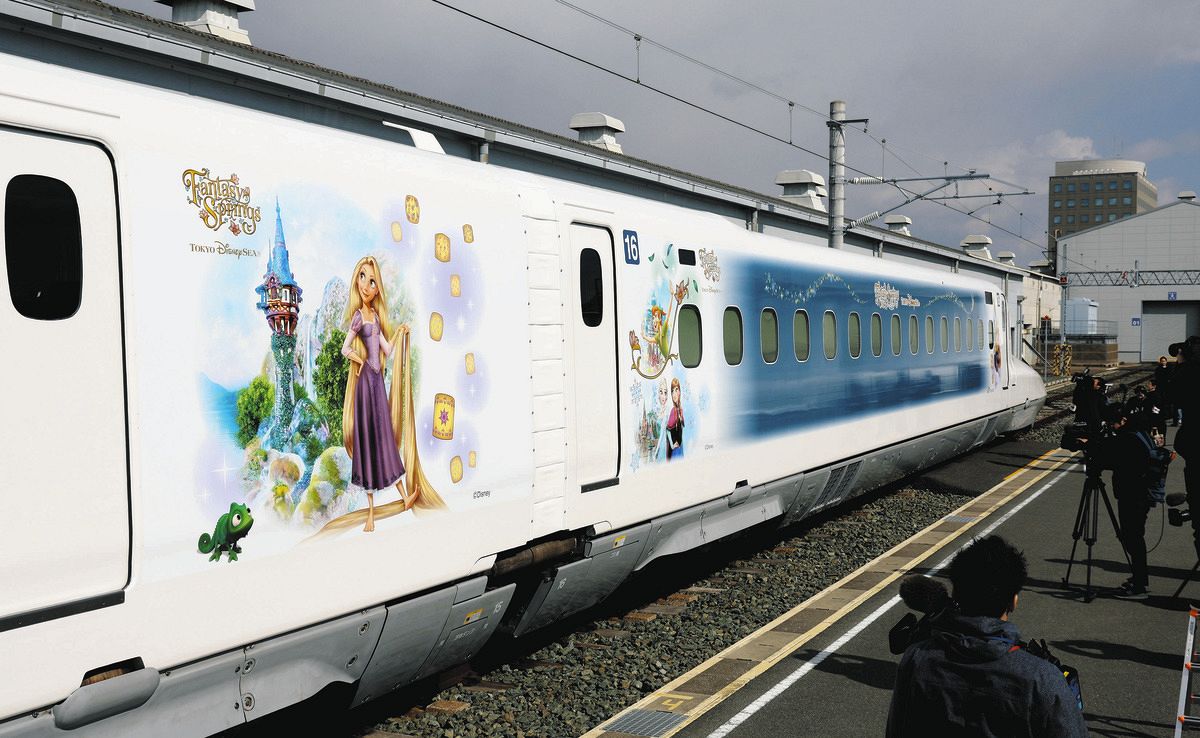 東海道新幹線ディズニー特別塗装車両お披露目 2月21日から運行予定：中